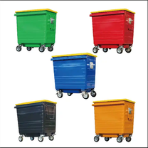 뚜껑과 바퀴가 달린 야외 쓰레기통